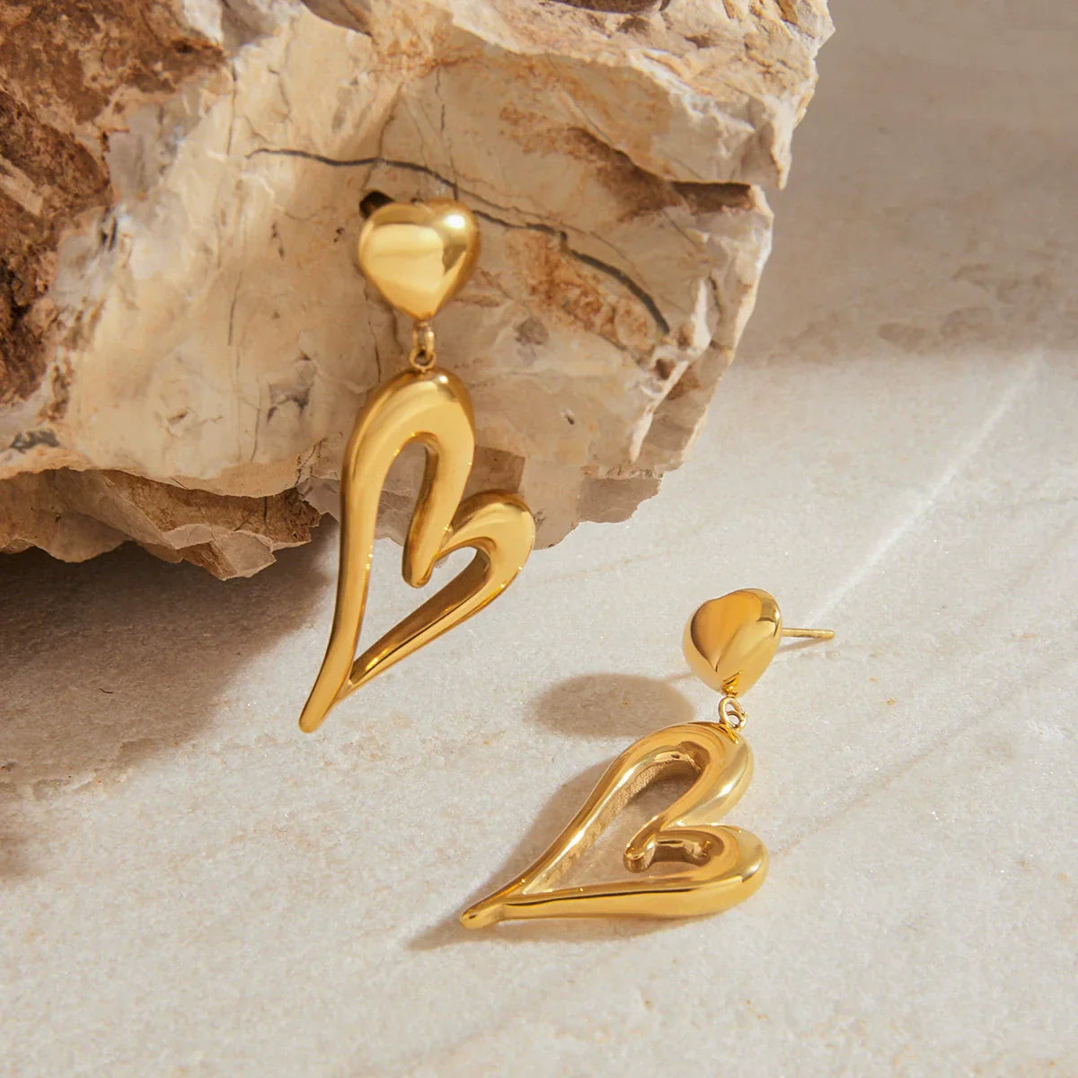 Venus Heart Earrings in Gold