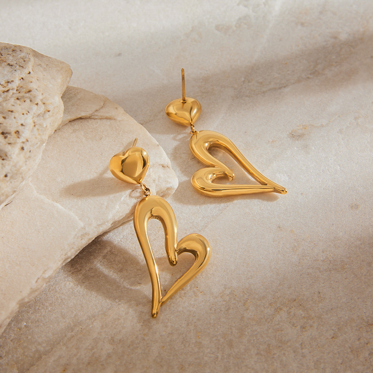 Venus Heart Earrings in Gold