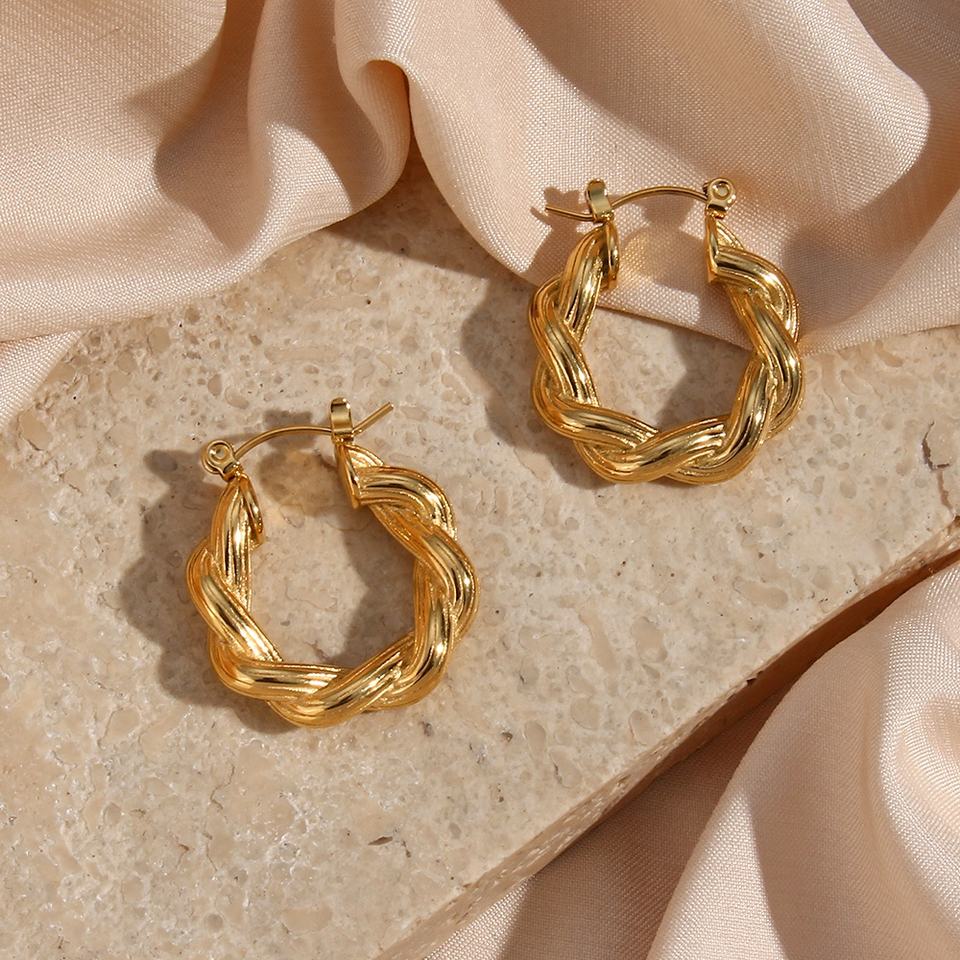 Layla Hoops